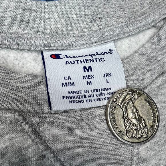 Champion Crewneck Pullover Sweater Size Medium Women’s Gray Logo Casual - Picture 10 of 11